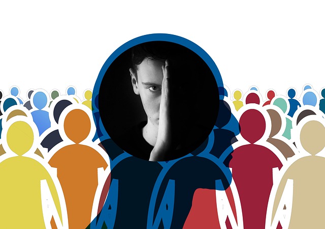 People with social phobia often feel fear of some specific people.